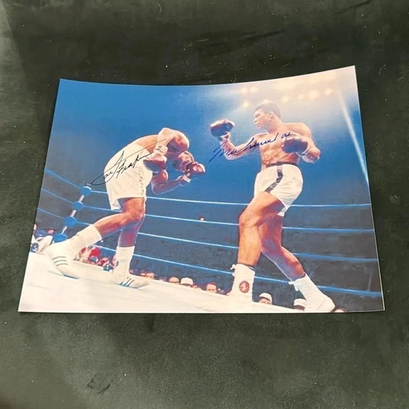 Muhammad Ali joe Frazier signed 8x10 photo - Picture 1 of 1